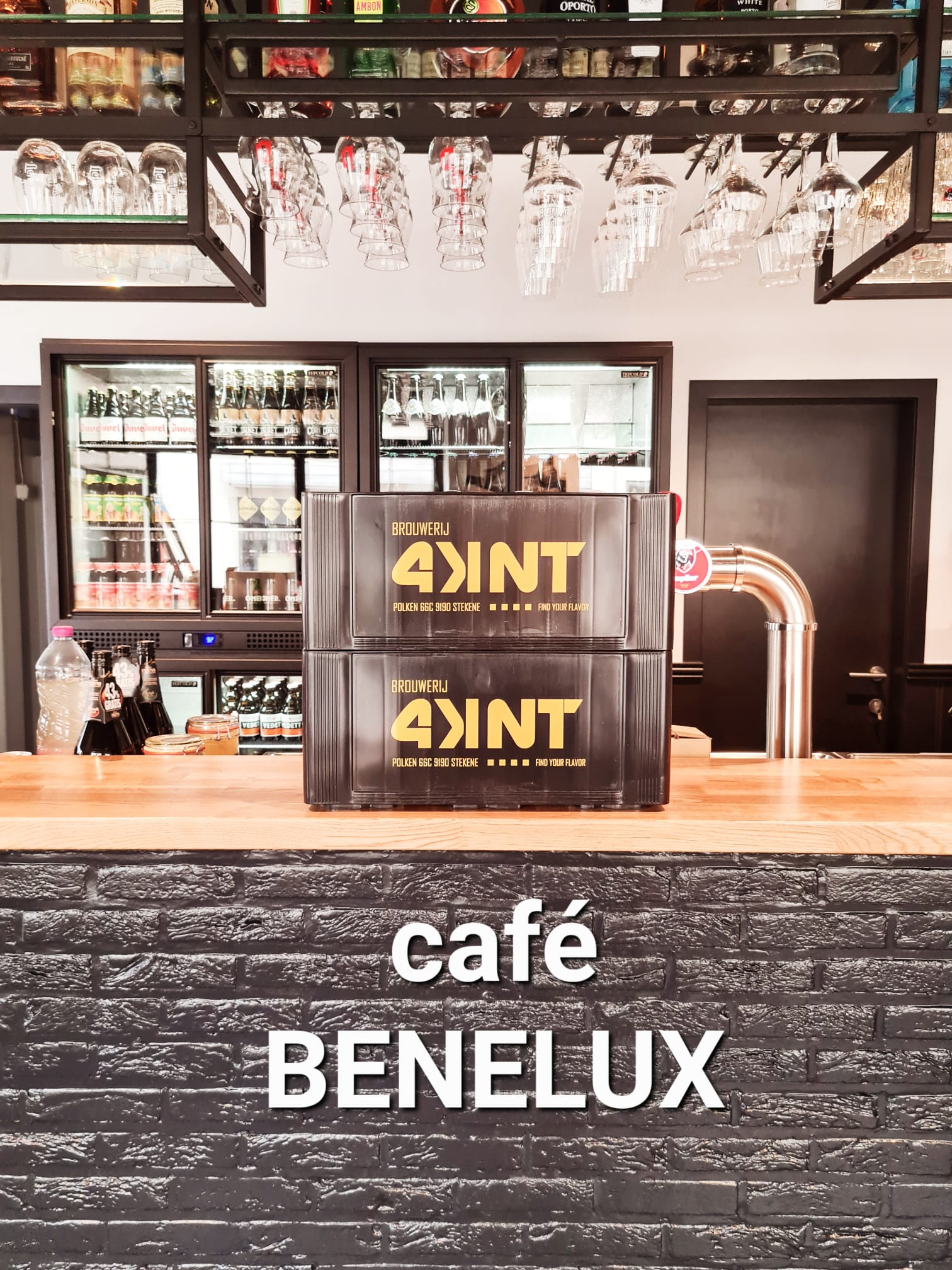 4knt in cafe benelux